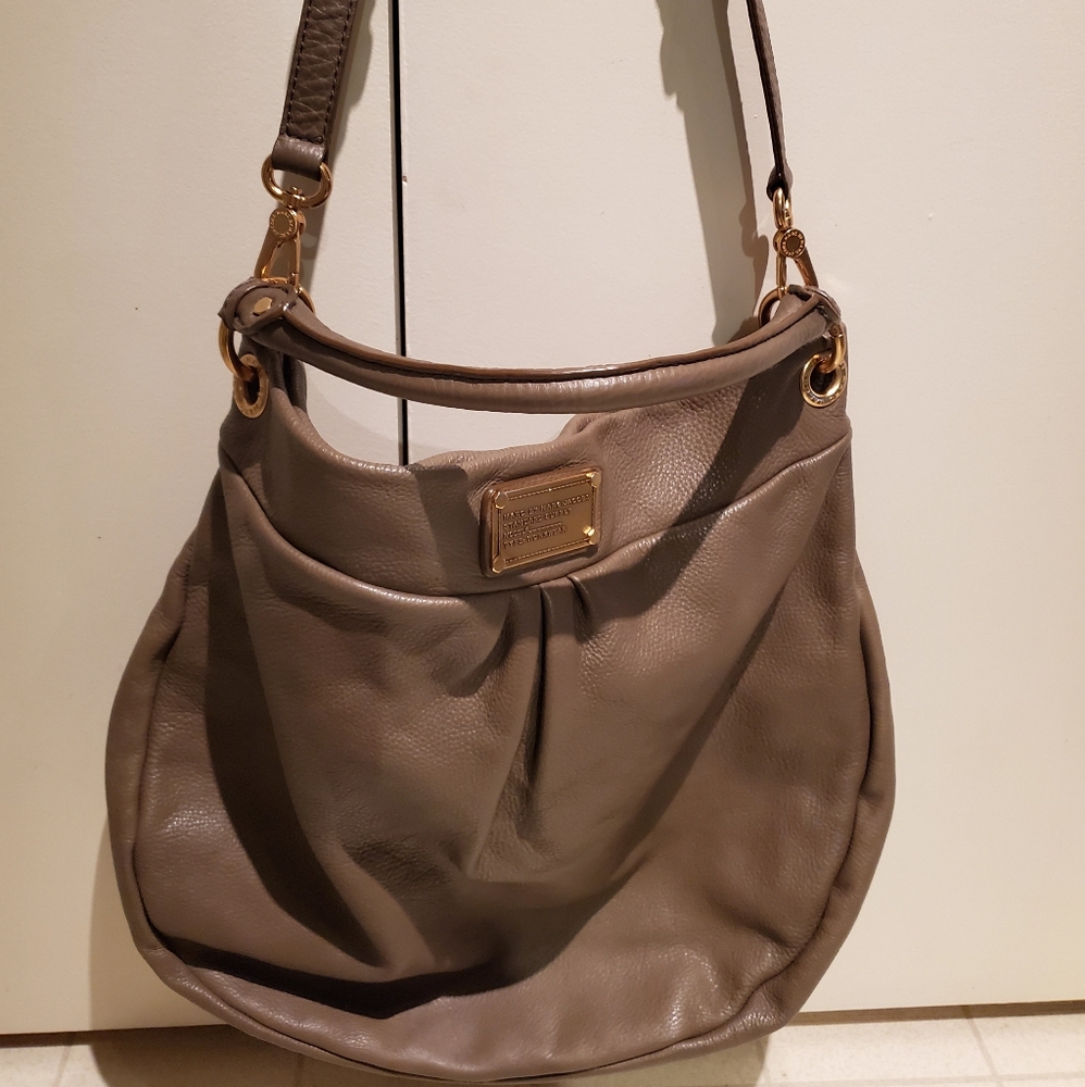 Authentic Marc Jacob's Classic Q Hillier Hobo
